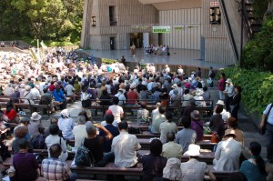 1000人が結集した「告訴団」日比谷野音集会。（写真／明石昇二郎）