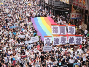返還から17年の７月１日、香港ではデモに参加した多くの市民がビクトリア公園を埋めた。（撮影／楢橋里彩）
