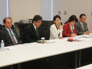 「辺野古新基地建設断念」要請のため来京した県議団を招いての米軍基地問題懇談会＝１月16日。（撮影／野中大樹）