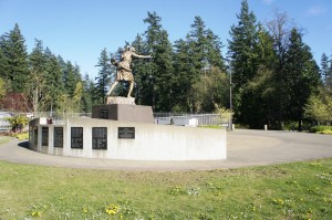 少女像は、セントラル・パークの、朝鮮戦争で死没したＢＣ州出身兵士の追悼碑横に設置予定。（撮影／乗松聡子）