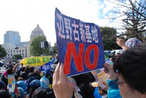 全国８都市で集会が行なわれたが、東京では国会前に２万8000人が集まった。（撮影／林克明）